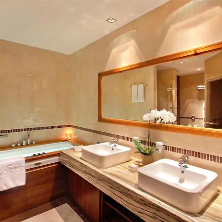 Hotel Kempinski Grand Arena 5*